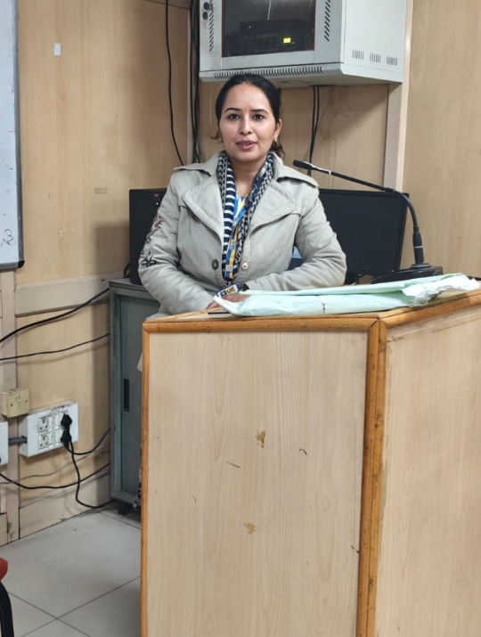 Bhawna Bholla – Best Insurance & Investment Advisor in West Delhi